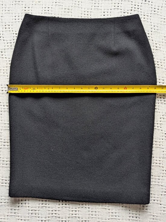 Vtg Christian Dior Pencil Skirt 100% Wool Crepe, 100% Silk Lining Sz. 12 - Picture 5 of 6